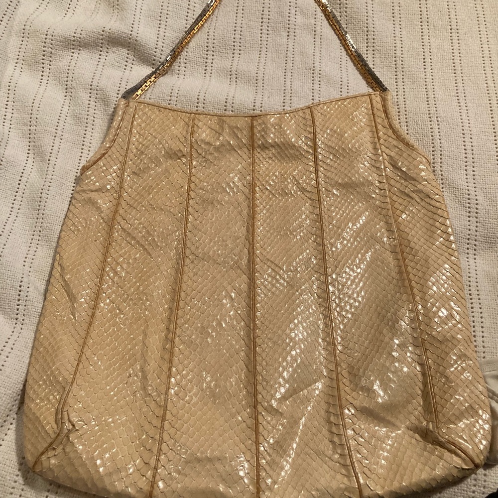 Vintage snake skin beige shoulder bag in (excellent condition) by Judith Lieber